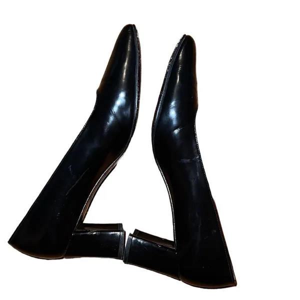 Stuart Weitzman Black Leather Shoes Size 7.5 M - Image 4