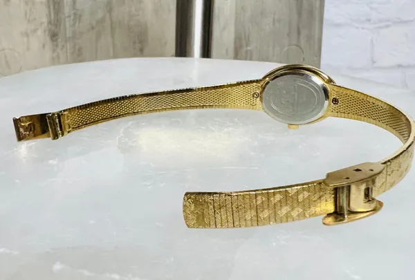 Timex Dainty Vintage Gold  Watch - Image 9