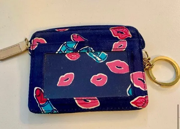 Lilly Pulitzer Adorable Keychain wallet! In great condition! 💕💙 💄 - Image 5
