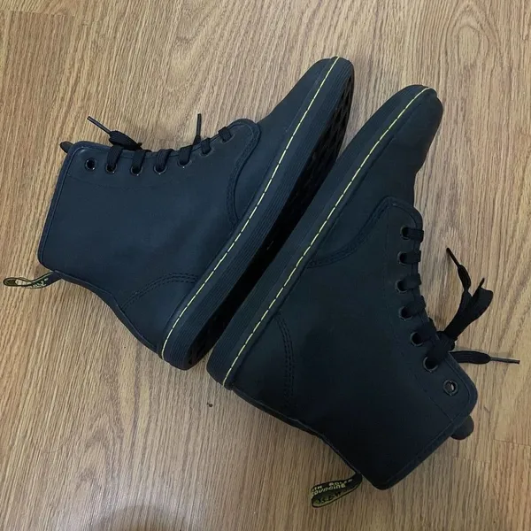 Dr. Martens Black Lace up Shoreditch ankle boots size US 6 EU 37 - Image 9