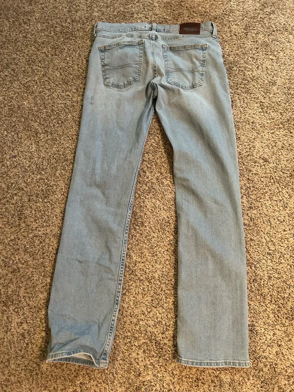 Hollister Classic Straight Light Wash Jeans - Image 3