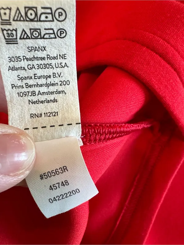 Spanx AirEssentials cropped pocket shorts sleeve top red size XL - Image 8