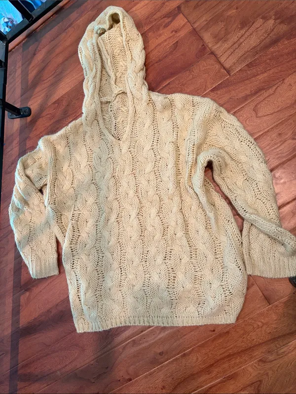 Non Signe Crème Chunky Cable-Knit Hoodie Size Medium - Image 2
