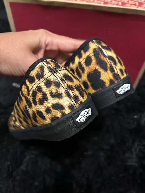 VANS animal print leopard lace up shoes sneakers women’s 7.5 new - Image 4