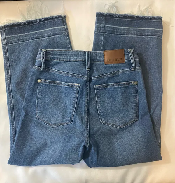 Judy Blue Wide Crop High-Rise Jeans - Image 3