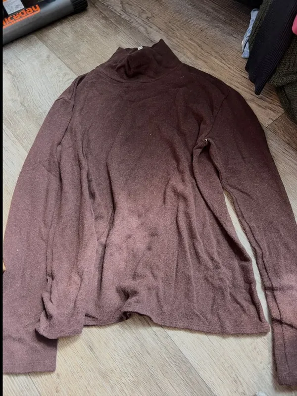 Reformation brown turtleneck sweater top small - Image 4
