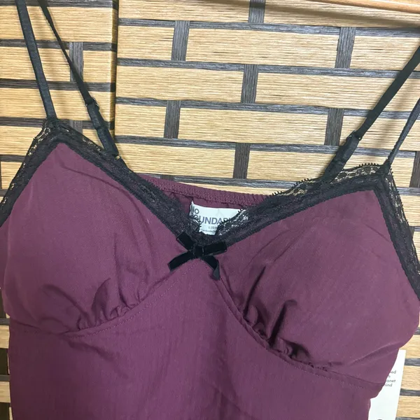 No Boundaries Burgundy‎ Lace Trim Cami Size Large - Image 3