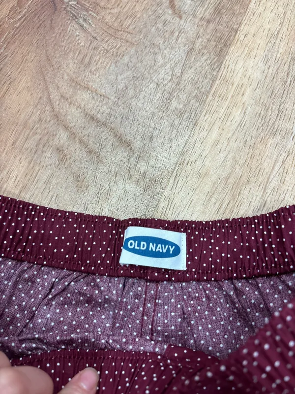 Old navy burgundy polka dot shorts - Image 3