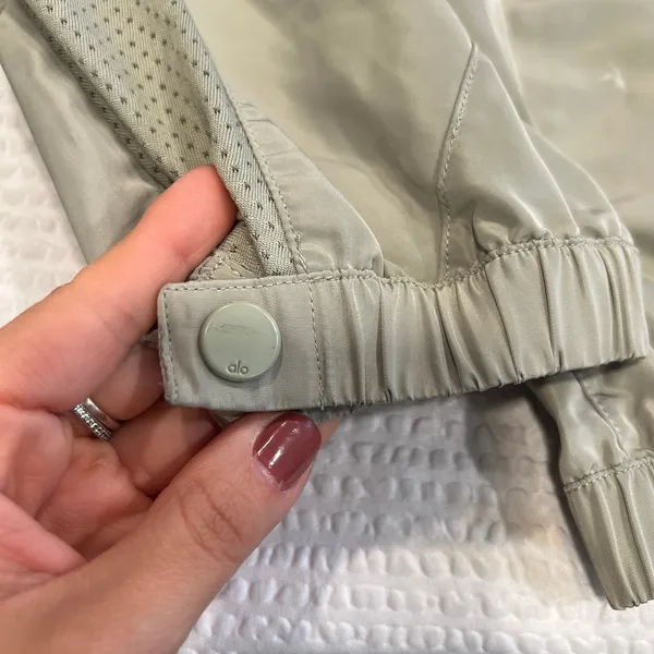 Alo mint green reinvention jogger XS women *flawed - Image 11
