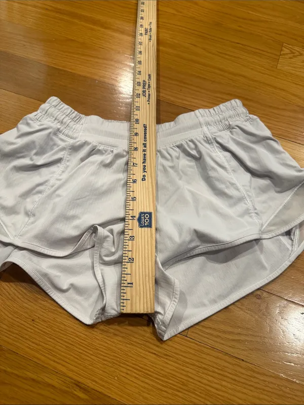 Lululemon white short size 6 . - Image 6