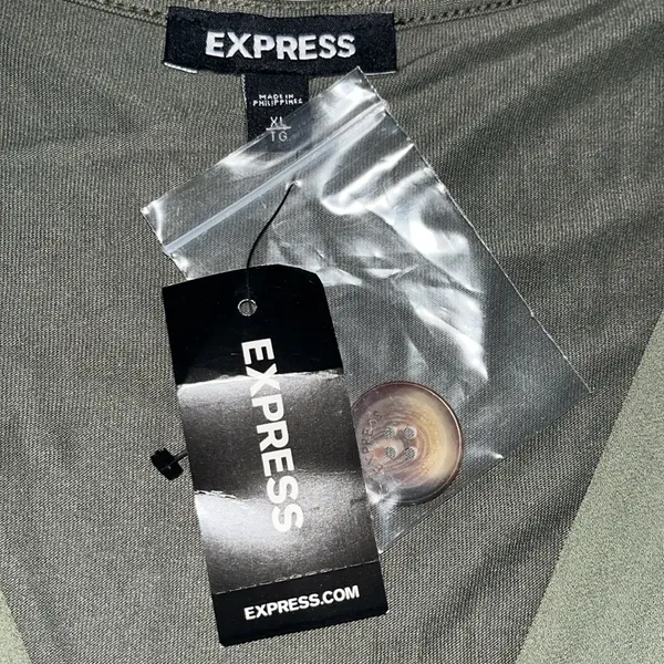 Express NWT Size XL Green Mixed Media Boxy Button Up Blouse Top - Image 4