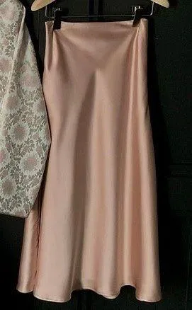 SheIn Mermaid Pink Satin Skirt - Image 3