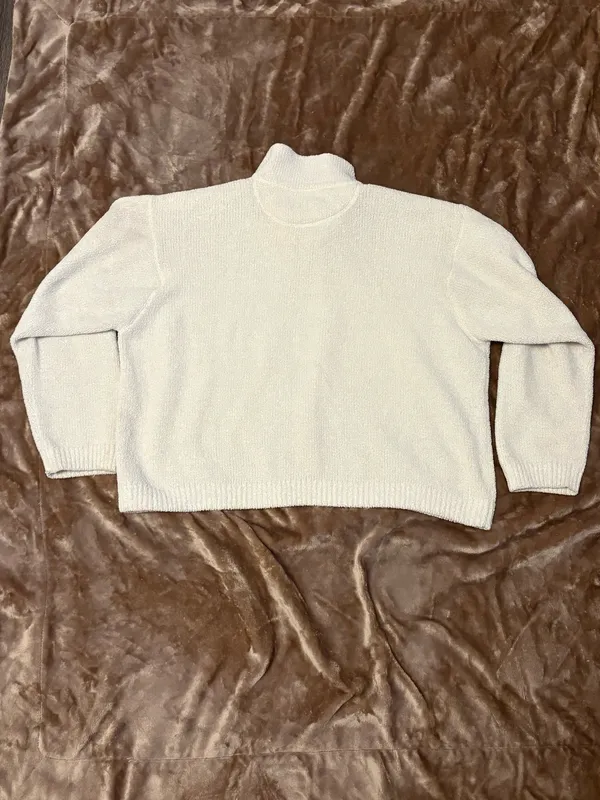Tommy Bahama Sweater - Image 2