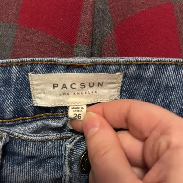 PacSun woman, jean skirt - Image 3