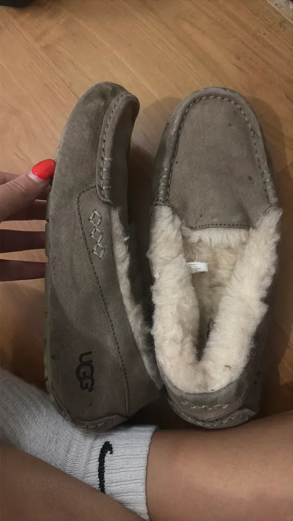 UGG Slip-On Women’s - Image 3