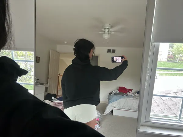 Amazon Sweatshirt - Image 2