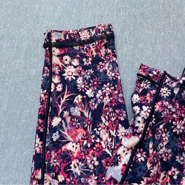 New Aerie Offline Hi Rise Crossover Legging Size XS in Floral - Image 3