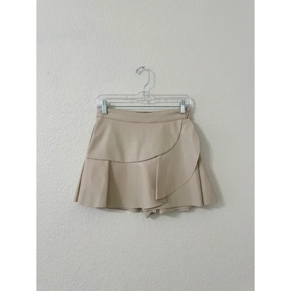 DO+BE Beige Faux Leather Ruffle Wrap Skort Size Small - Image 3
