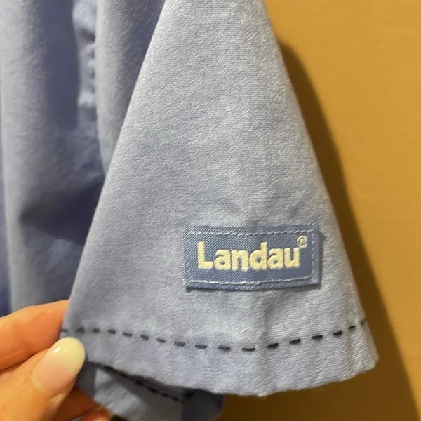 Landau scrub top in Ceil blue SZ M - Image 4