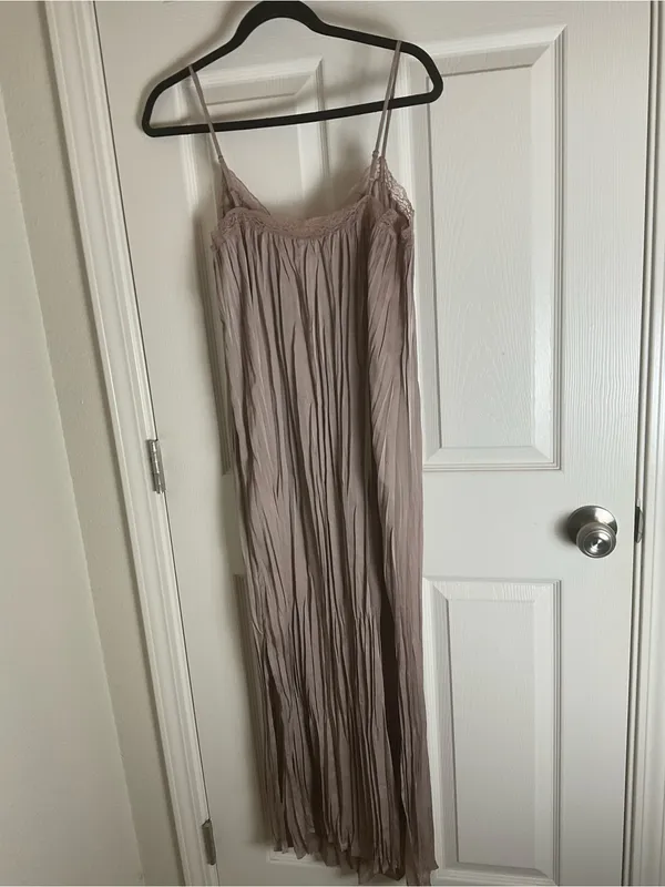 H&M Taupe Pleated Slip Maxi Dress with Lace Trim Sz S - Image 7