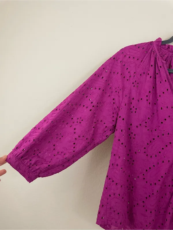 Evereve Magenta Eyelet Button-Front Blouse Size Medium - Image 4