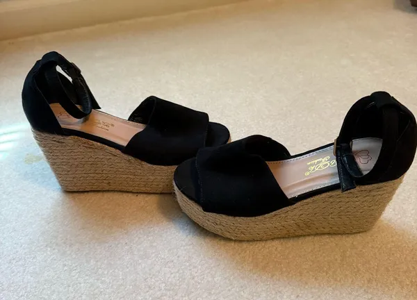 Black Wedges Size 6.5 - Image 5