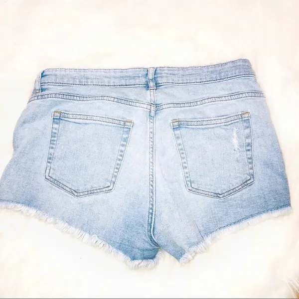H&M size 8 denim cutoff shorts - Image 3