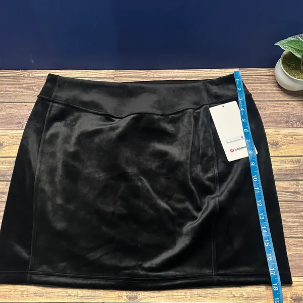 Lululemon Scuba High Rise Mini Skirt Velvet NWT Size XL (BLACK) LW8AL9S - Image 9