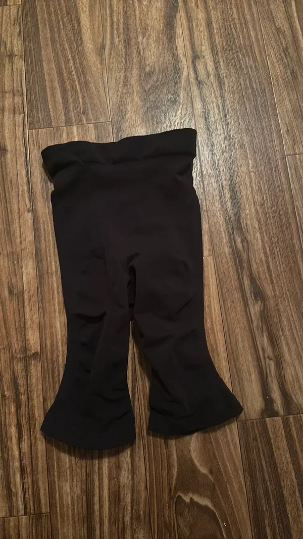 Skims Seamless Sculpt Mid Thigh Short (S/M) - Image 4
