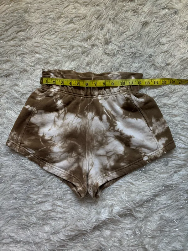 Lululemon Athletica Inner Glow Tie-Dye High-Waist Athletic Shorts Size 2 - Image 5