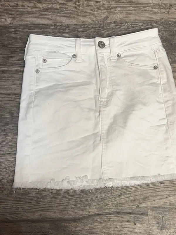 American Eagle White Super Stretch Raw Hem Denim Mini Skirt Size 00 - Image 5