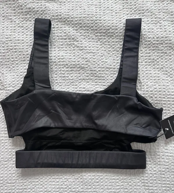 NWT VIVE Workout Bra Black Size M - Image 2