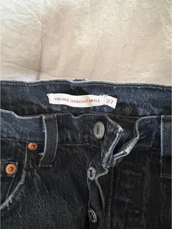 Levi’s Ribcage Straight Ankle Jeans - Image 5