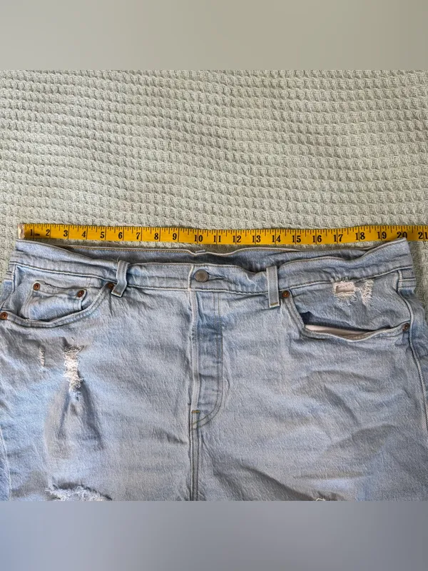 Levis 501 Original Denim Jean Shorts Womens Plus 18W Light Wash Distressed Jorts - Image 7