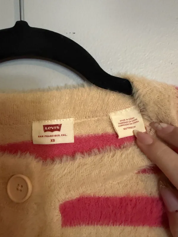 Levi’s Cardigan Sweater Fuzzy - Image 3