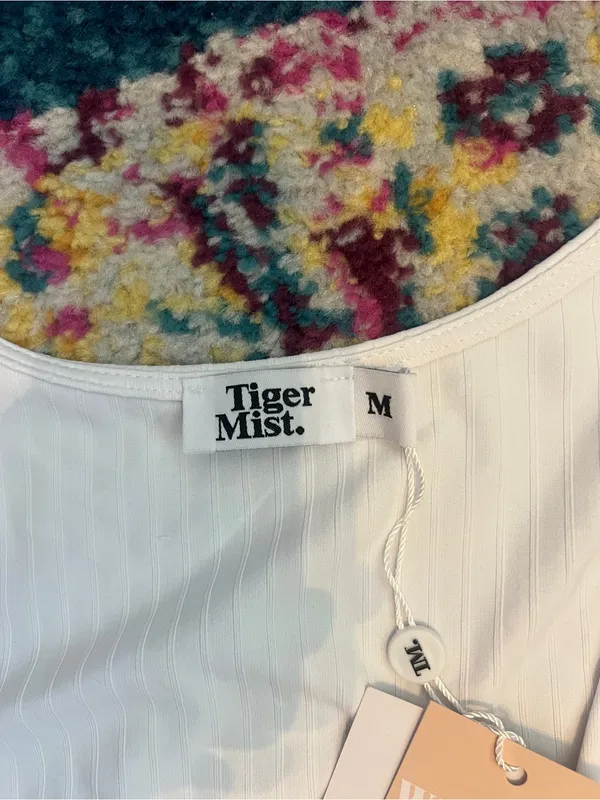 NWT Tiger Mist arti White Scoop-Neck Crop Top - Image 9