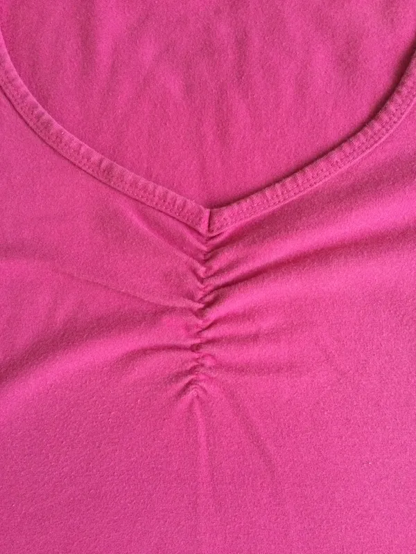 New York & Company Y2K Center Ruched Cinched Pink V-neck Top - Sz Medium - Image 5