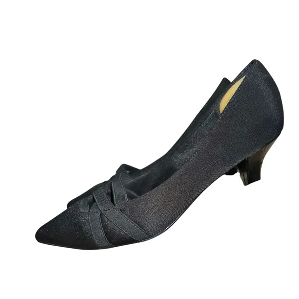 Nice black kitten heels , perfect for many occasions. Size 7.5 - Image 6