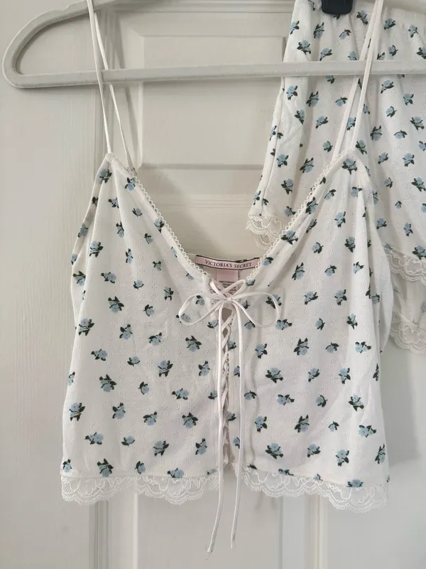 Victoria’s Secret Blue and White Floral Bow Top & Short Set - Image 3