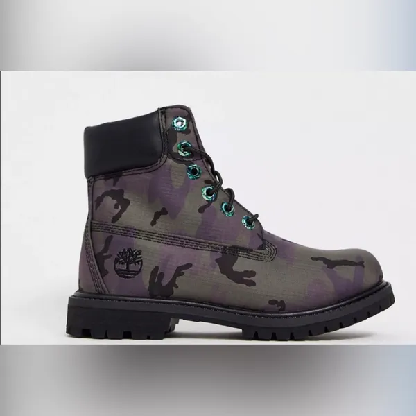 Timberland 6 “ iridescent waterproof boot in black camo matte leather Camo Boots - Image 5