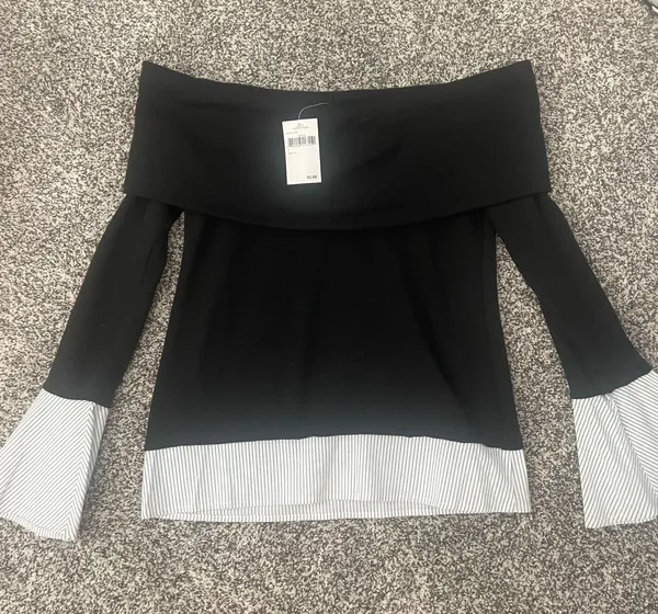 Socialite Off the shoulder sweater (without Tags) - Image 2