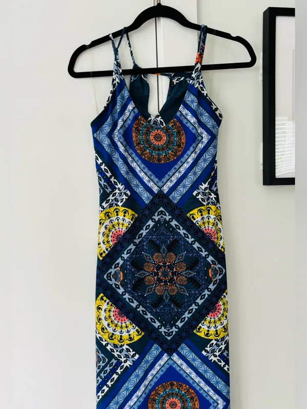 Grevercute from The Buckle blue Bodycon printed maxi in blue size medium - Image 3