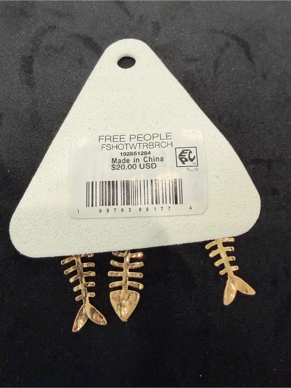 NWT $20 Free People Fish Outta Water Brooch In Gold - Image 3