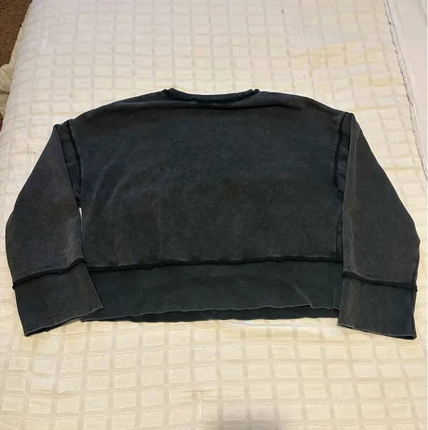H&M Black Oversized Sweatshirt - Image 3