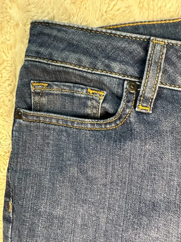 L.L. Bean Classic Fit medium-dark wash mid rise straight leg jeans 4 Med/Tall - Image 3