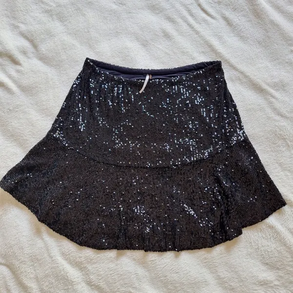 Free People FP One Extraordinarily Extravagant Black Sequin Mini Skirt M Flounce - Image 3