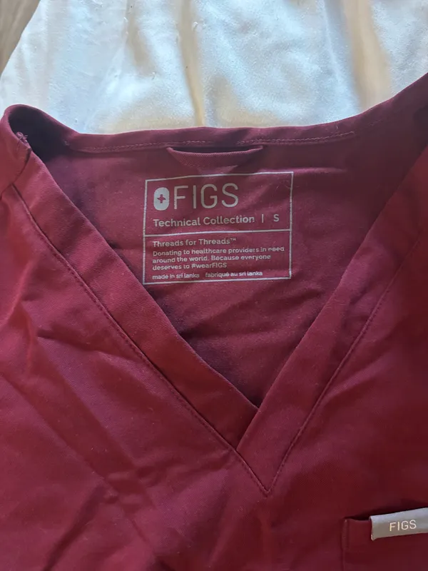Figs scrubs - Image 4