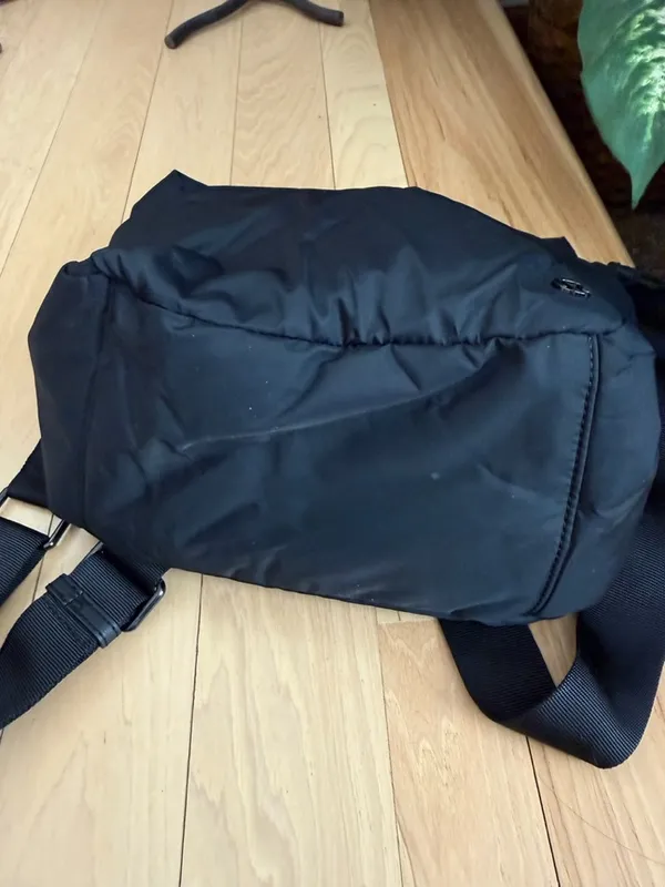 Lululemon Gathered Handle Crossbody Bag  - Image 2