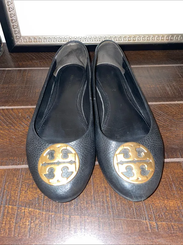Tory Burch Black Leather Chelsea Flats Size 5.5 - Image 2
