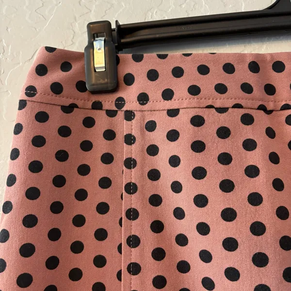 Ann Taylor LOFT mauve pink pencil skirt with black polka dots size 2 - Image 3
